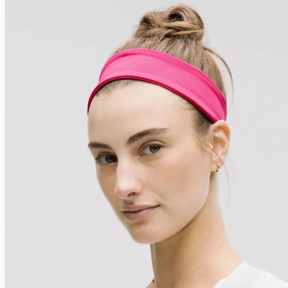 Lululemon Luxtreme Training Headband in Pink